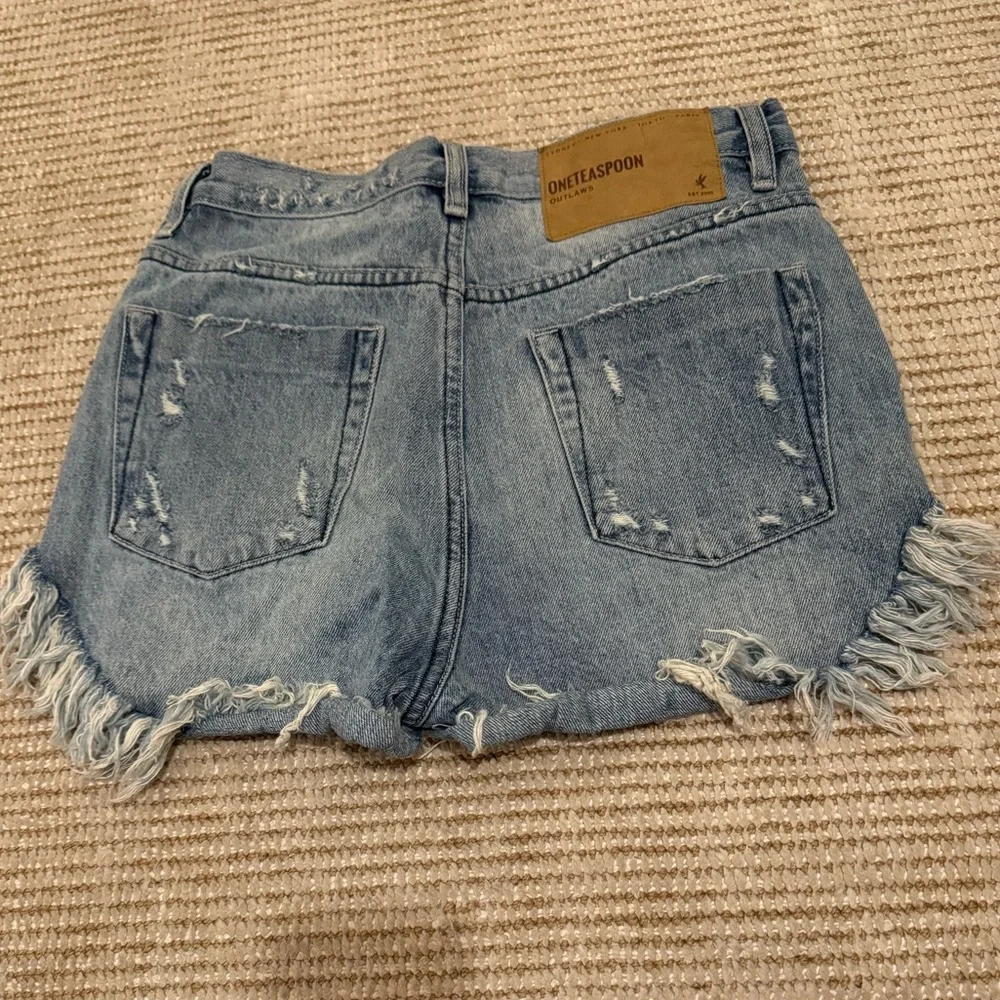 One teaspoon outlaws short - Picture 4 of 5